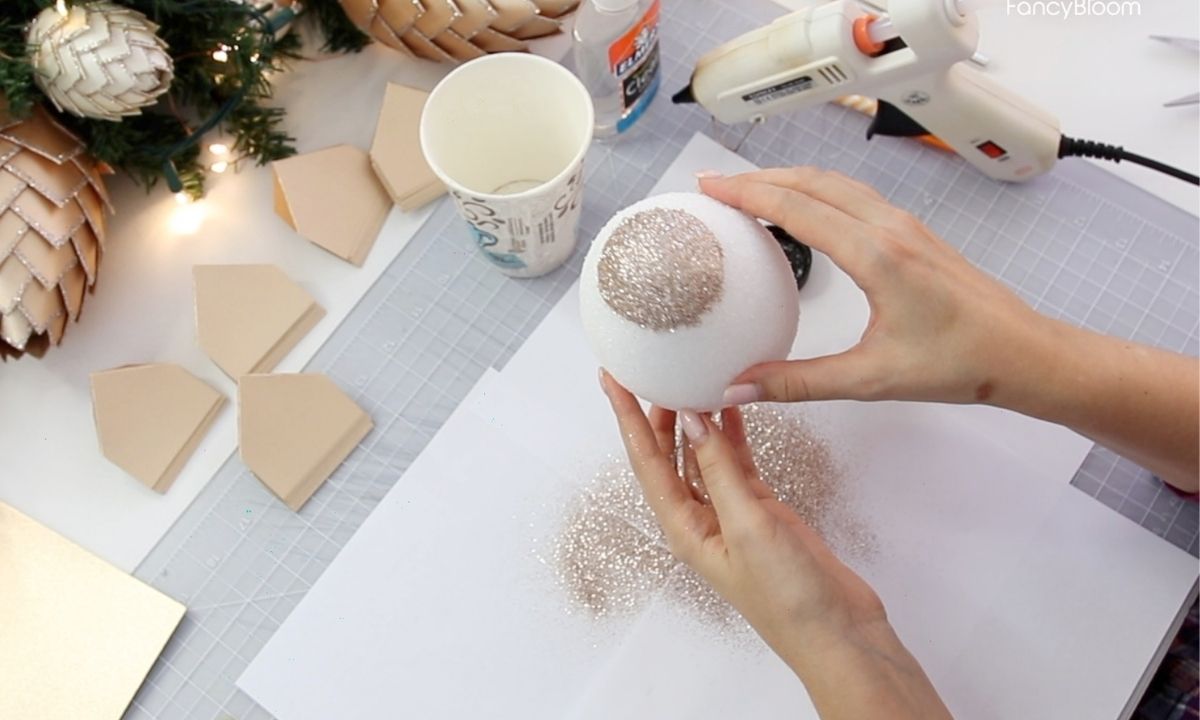 Diy pinecone paper ornament