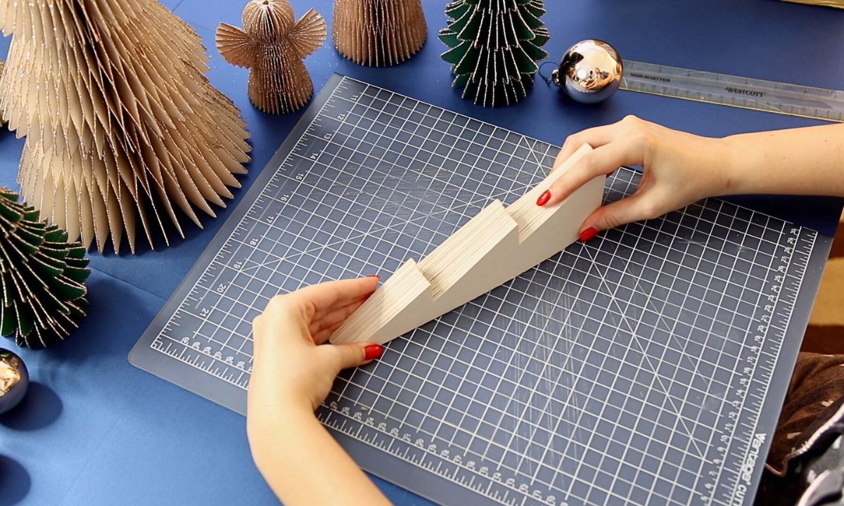 christmas tree making with paper