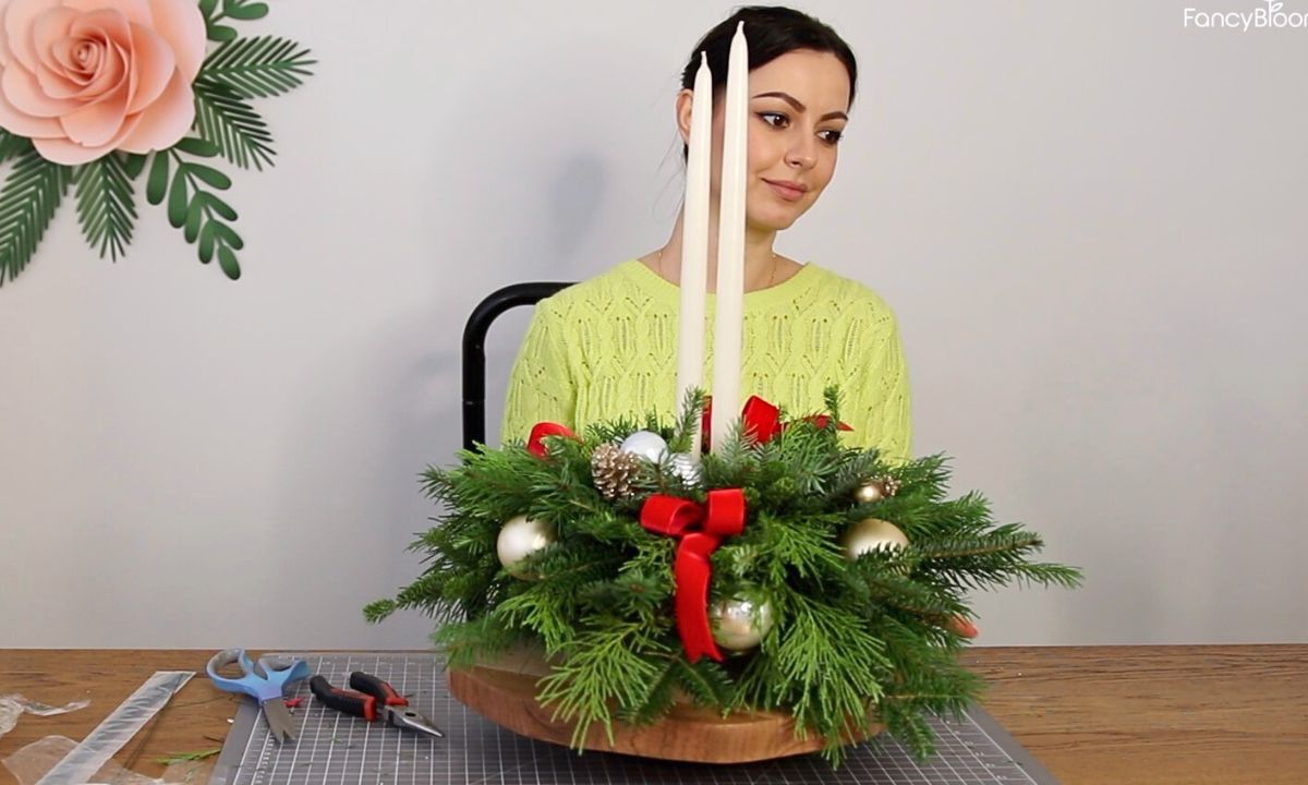 how to make a christmas centerpiece with evergreens