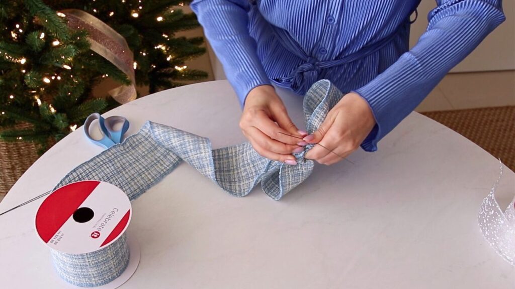 How To Put Ribbon On A Christmas Tree Like A Pro: Easy Tips And ...