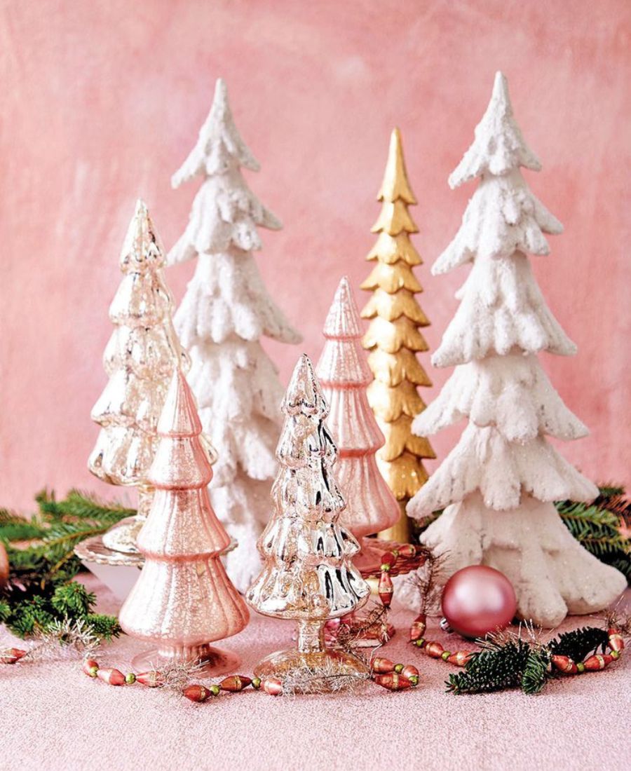 Top 2025 Christmas Decor Trends You’ll Want to Try This Season 20 pink holiday decorations