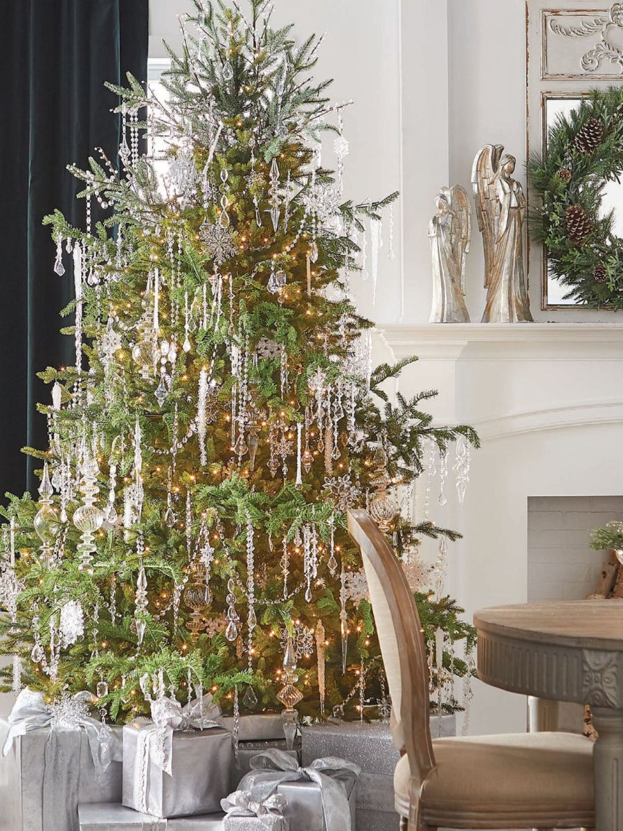 Top 2025 Christmas Decor Trends You’ll Want to Try This Season 11 crystal Christmas ornaments